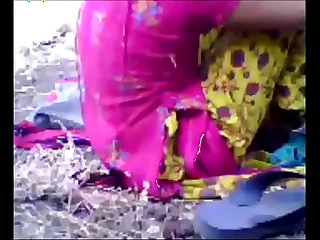 Muslim girl fuck encircling her old hat modern everywhere to the forest. Delhi Indian sex photograph